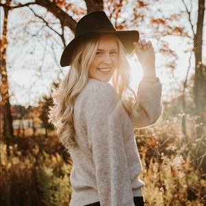 Meet your Posher, Regan